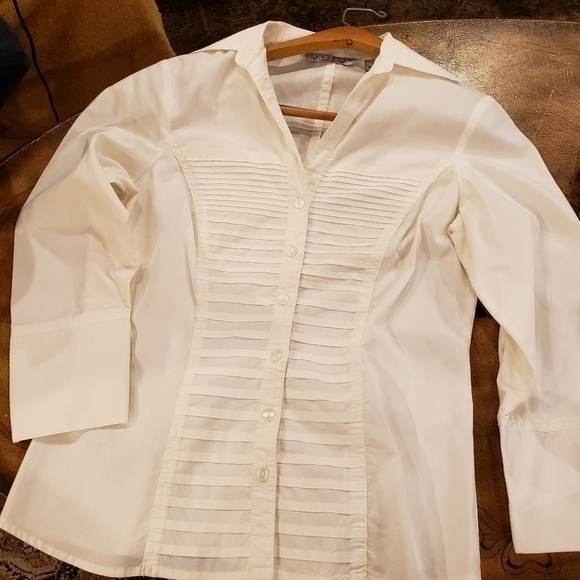 Like NEW Signature by Larry Levine White Tuxedo Blouse Size Small - Picture 5 of 6